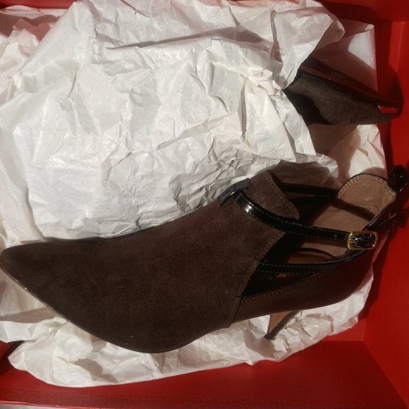 Donald J. Pliner Suede & Leather Pump - Picture 3 of 3